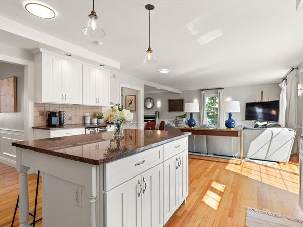 263 Hunnewell Street, Needham MA 02494