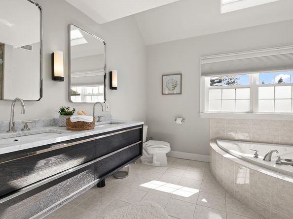 263 Hunnewell Street, Needham MA 02494