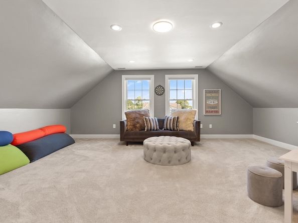 263 Hunnewell Street, Needham MA 02494