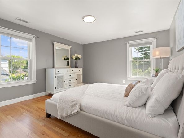 263 Hunnewell Street, Needham MA 02494