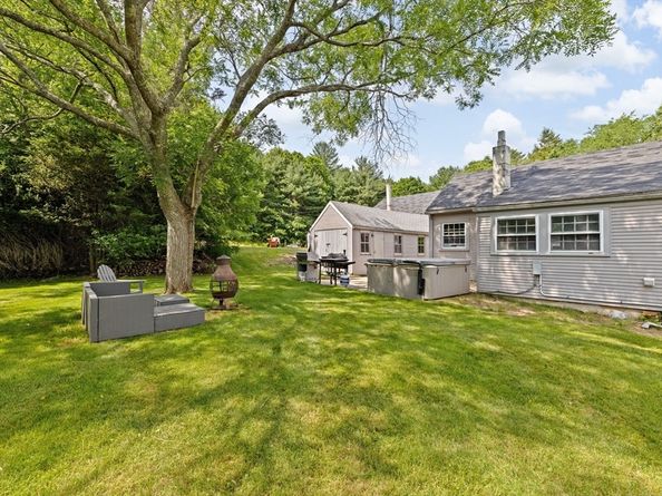 553 Center St, Hanover MA 02339