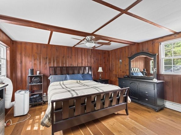 553 Center St, Hanover MA 02339