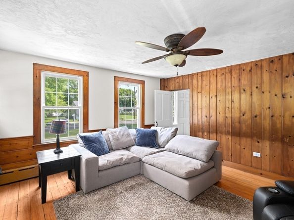 553 Center St, Hanover MA 02339