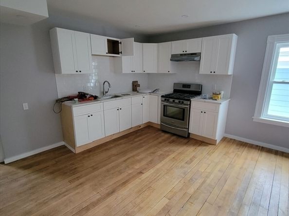 144 Ames St, Brockton MA 02302