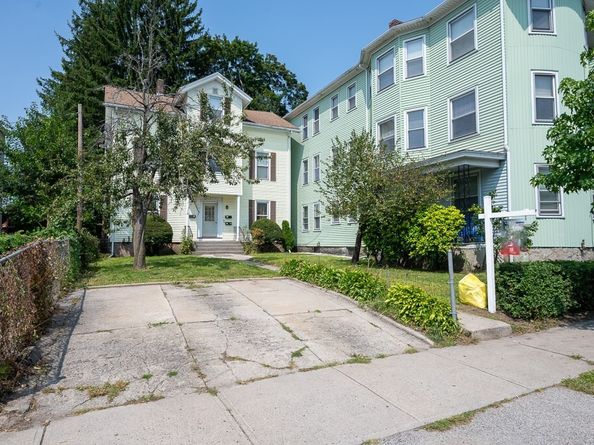 9-11 Dover St, Worcester MA 01609