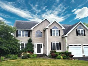 4 Wagon Trl, Lakeville MA 02347
