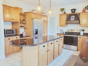 4 Wagon Trl, Lakeville MA 02347