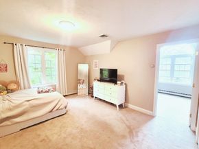 4 Wagon Trl, Lakeville MA 02347