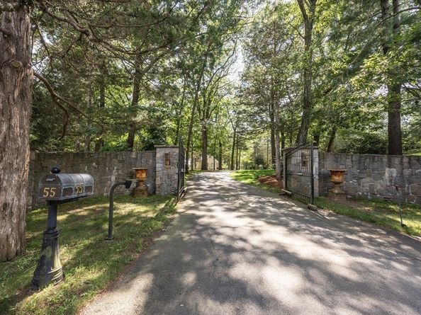 55 Parkwood Drive, Milton MA 02186