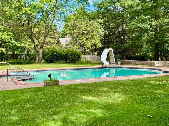 55 Parkwood Drive, Milton MA 02186