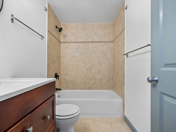 84 Grant St 7, Somerville MA 02145