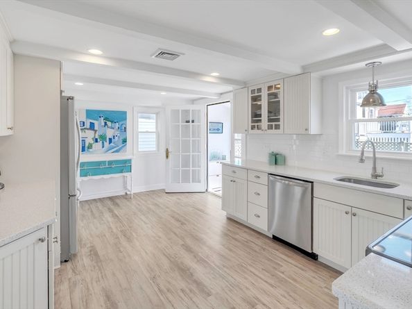 87 Fort Point Rd, Weymouth MA 02191