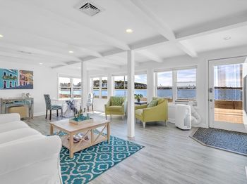 87 Fort Point Rd