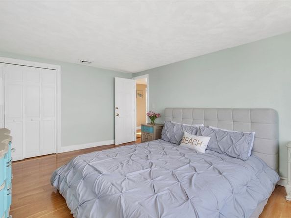 87 Fort Point Rd, Weymouth MA 02191