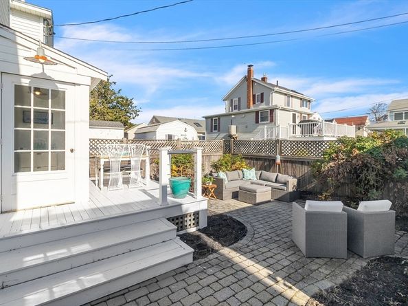 87 Fort Point Rd, Weymouth MA 02191