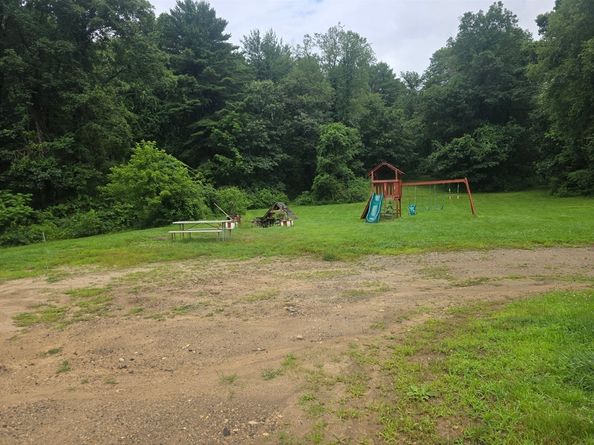 9 Piehl Dr, Charlton MA 01507