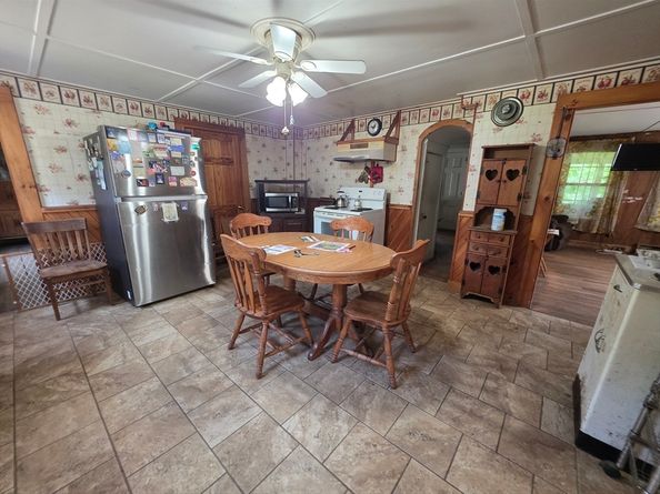 9 Piehl Dr, Charlton MA 01507