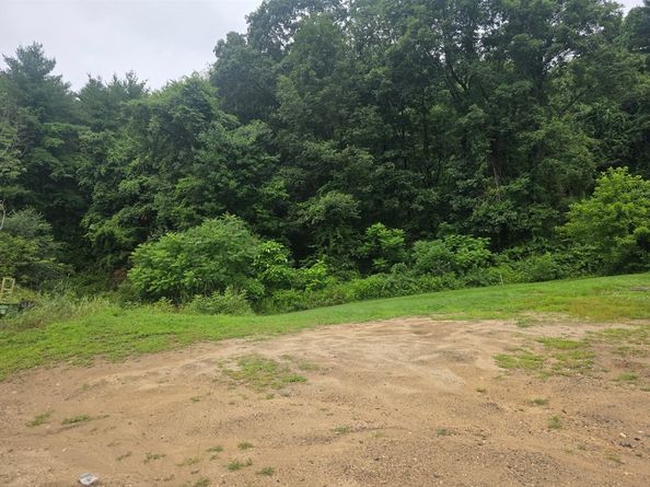 9 Piehl Dr, Charlton MA 01507