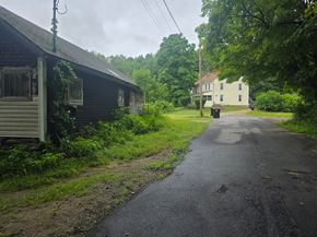 9 Piehl Dr, Charlton MA 01507