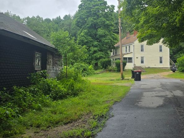 9 Piehl Dr, Charlton MA 01507