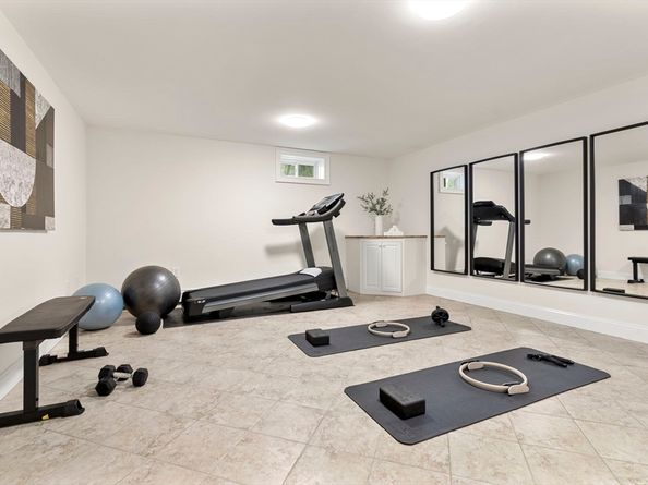 22 Scotney, Newton MA 02467