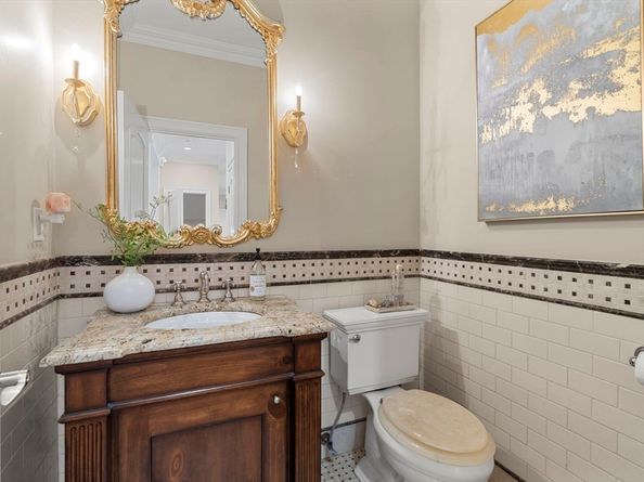 22 Scotney, Newton MA 02467
