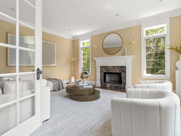 22 Scotney, Newton MA 02467