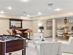 22 Scotney, Newton MA 02467