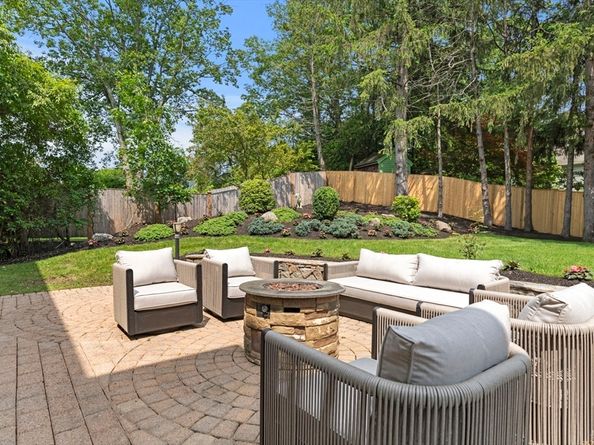 22 Scotney, Newton MA 02467
