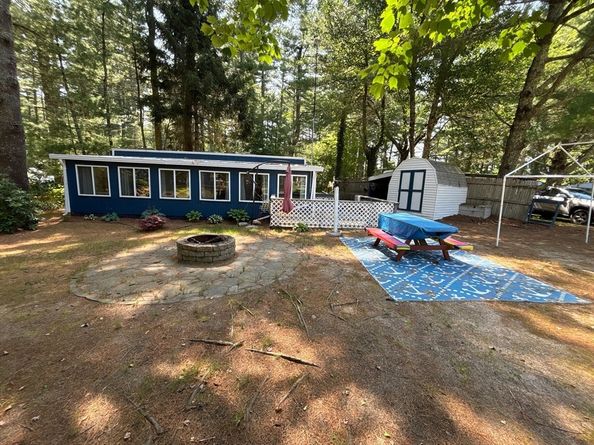 35 Wareham St 35, Carver MA 02330