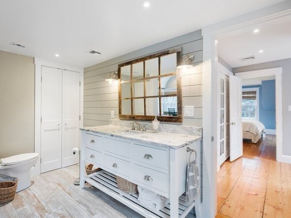 245 S Main St, Cohasset MA 02025
