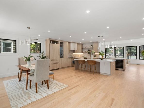 216 Aspinwall Ave,, Brookline MA 02446