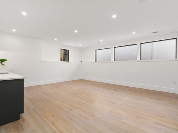 216 Aspinwall Ave,, Brookline MA 02446