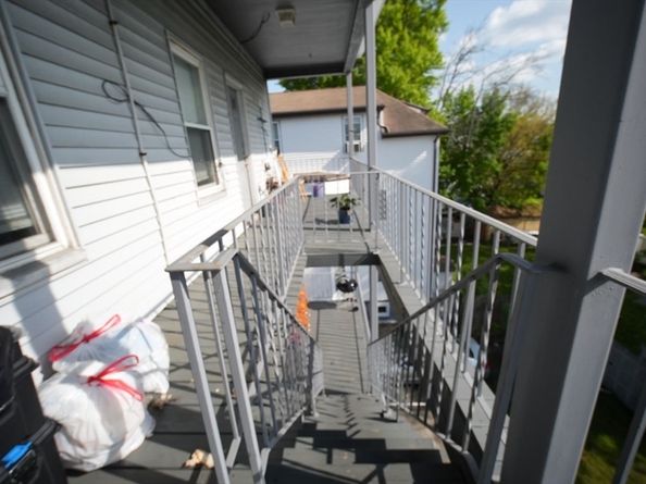 76 School St, Revere MA 02151