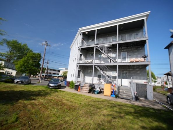 76 School St, Revere MA 02151