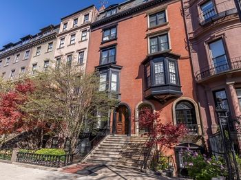 194 Beacon St