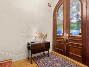 194 Beacon St, Boston MA 02116
