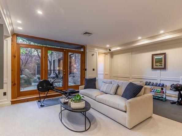 194 Beacon St, Boston MA 02116