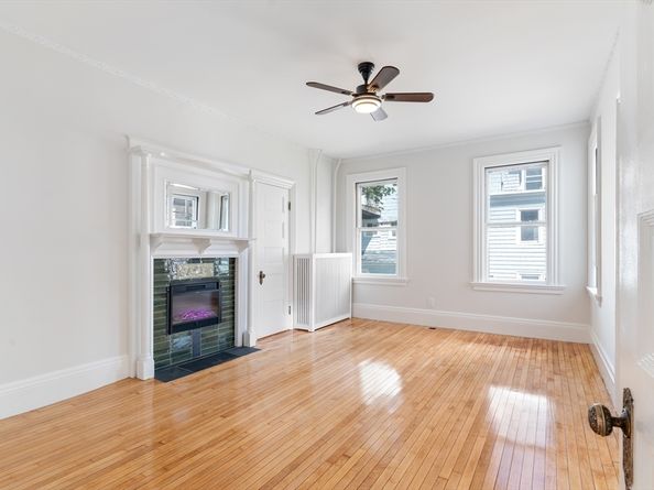 59 Arlington St, Fitchburg MA 01420