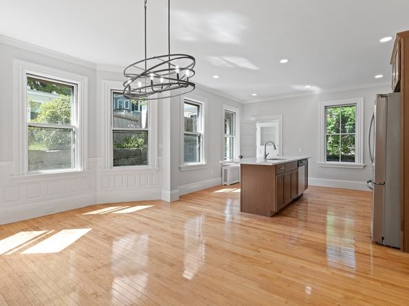 59 Arlington St, Fitchburg MA 01420