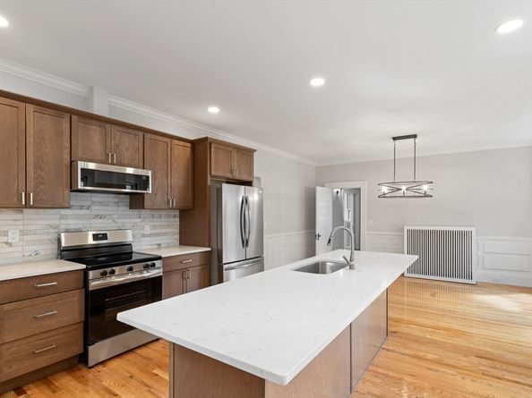 59 Arlington St, Fitchburg MA 01420