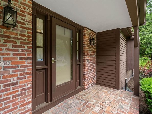 369 Border Rd, Concord MA 01742