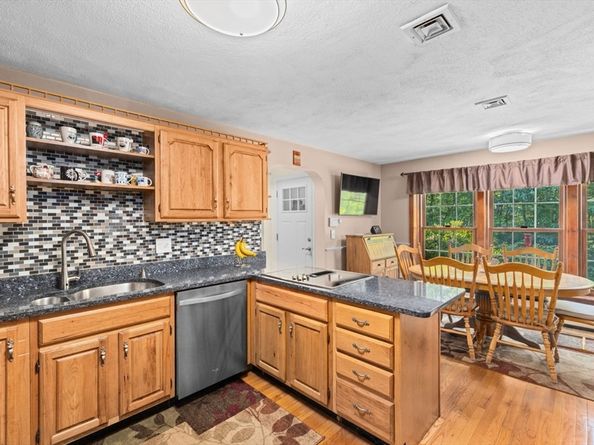 129 Albee Dr, Braintree MA 02184