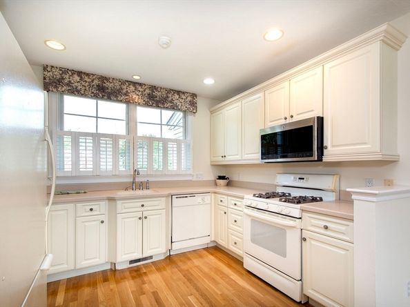 6 State Park Rd 2, Hull MA 02045
