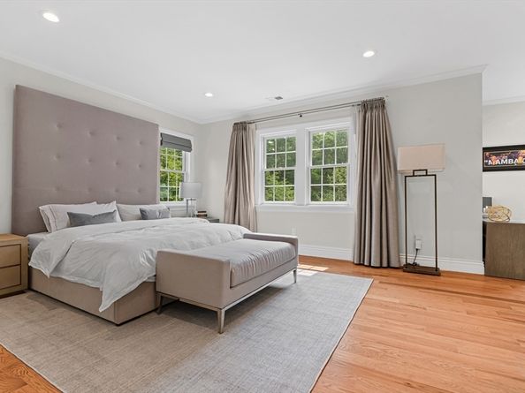 382 Lee St, Brookline MA 02445