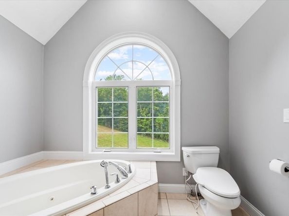 44 Hycrest Rd, Charlton MA 01507