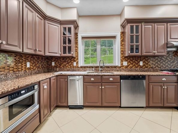 44 Hycrest Rd, Charlton MA 01507