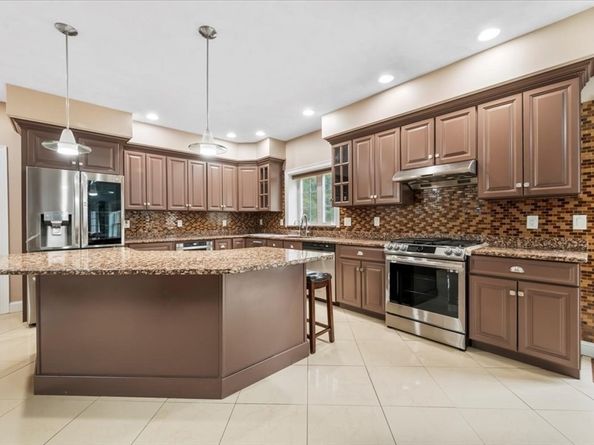 44 Hycrest Rd, Charlton MA 01507
