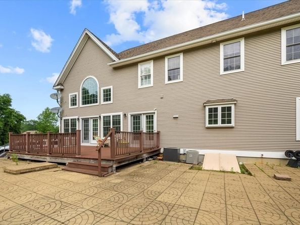 44 Hycrest Rd, Charlton MA 01507