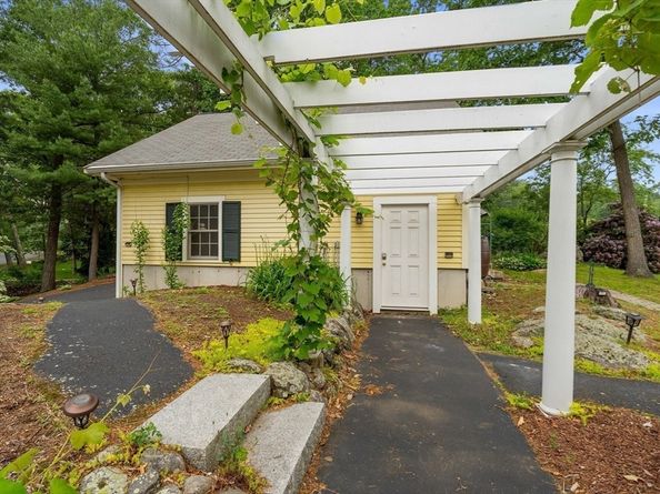 16 Rockland Rd, Danvers MA 01923